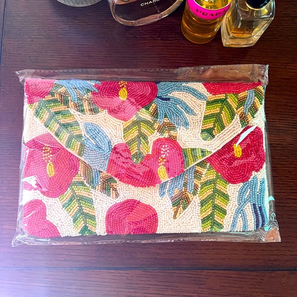 Handmade colorful beaded clutch - Picture 2 of 7